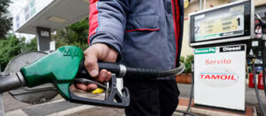 Decreto-legge carburanti: taglio delle accise e credito d’imposta per l’autotrasporto